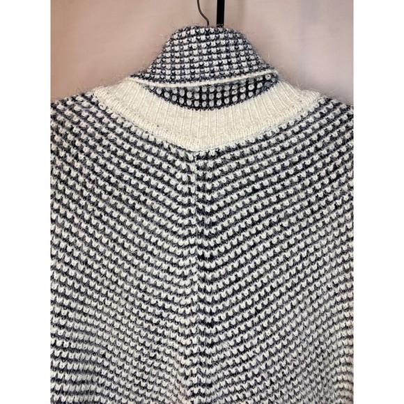 Freeway Sweaters | Fuzzy Sweater | Color: Black/Cream , Sz. M, Ladies , Poncho - Picture 8 of 12